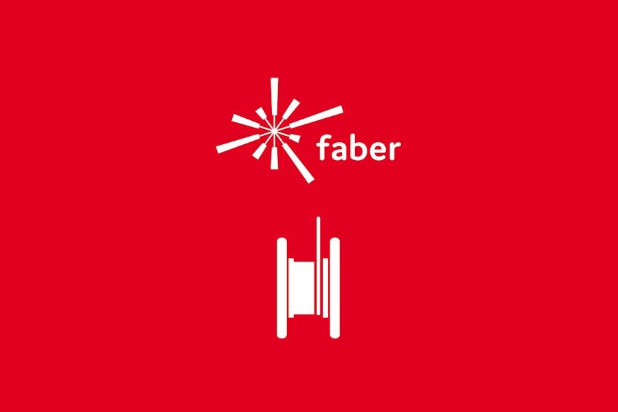 weißes Faber-Logo auf rotem Hintergrund mit weißem Kabeltrommel-Icon
